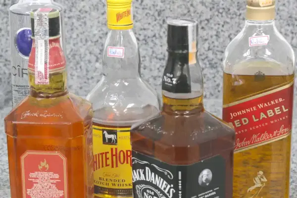 Garrafas de bebidas adulteradas apreendidas em Sergipe