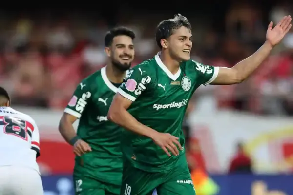 Jogador Ramón Sosa, do Palmeira, comemora gol contra o São Paulo, no Brasileirão 2025