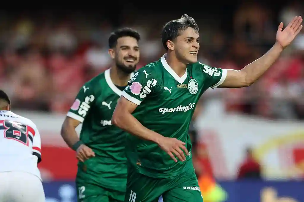 Jogador Ramón Sosa, do Palmeira, comemora gol contra o São Paulo, no Brasileirão 2025