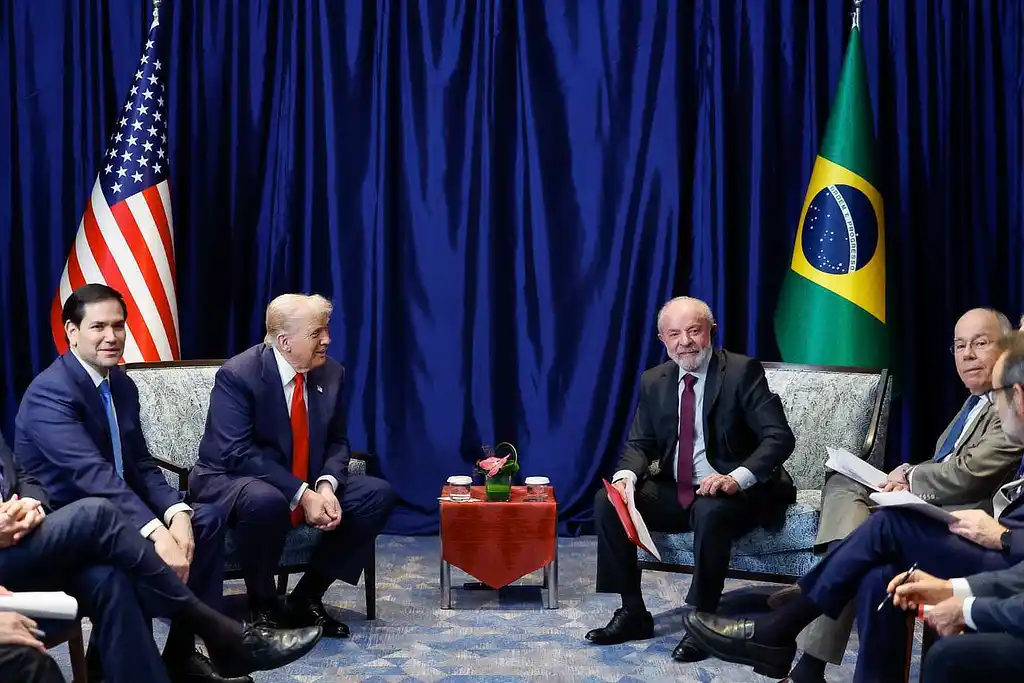 Trump e Lula durante encontra na Malásia – 26/10/2026