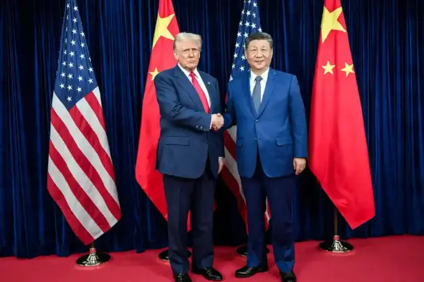 Presidente dos EUA Donald Trump e o presidente chinês Xi Jinping, durante encontro na Coreia do Sul - 30/10/2025
