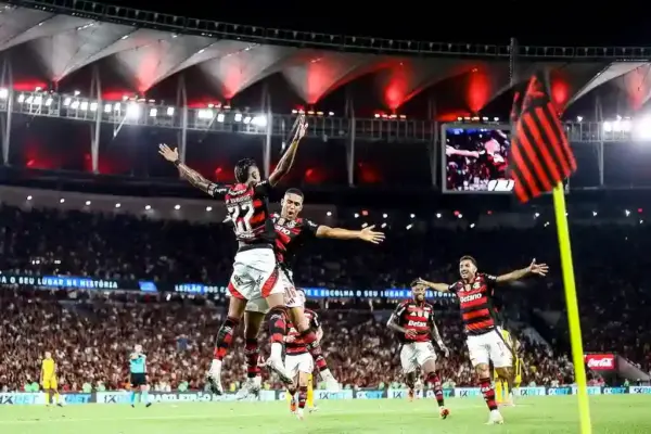 Jogadores do Flamengo comemoram vitória no Brasileirão 2025