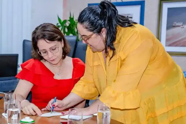 Prefeita de Aracaju Emília Corrêa e a secretária de comunicação Gleice Queiroz