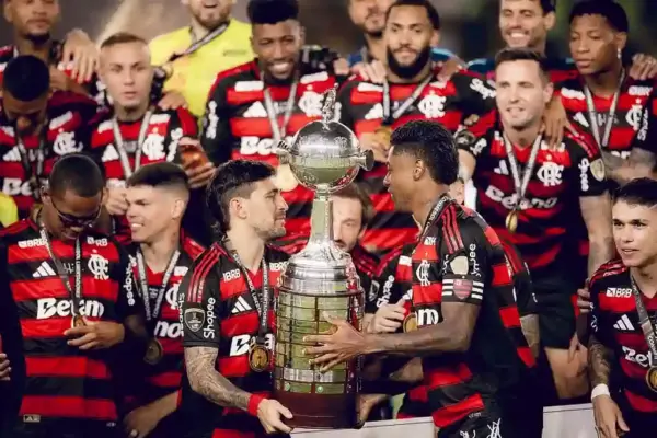 Flamengo vence Palmeiras e se torna o primeiro brasileiro tetracampeão da Libertadores