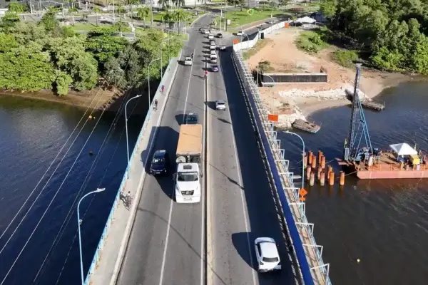 Ponte Godofredo Diniz, conhecida como ‘ponte do Riomar’, em Aracaju