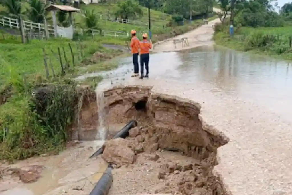 Rompimento de adutora da Deso em Umbaúba, Sergipe