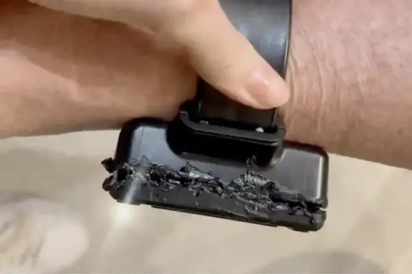 Bolsonaro usou um ferro de solda para tentar abrir a tornozeleira eletrônica