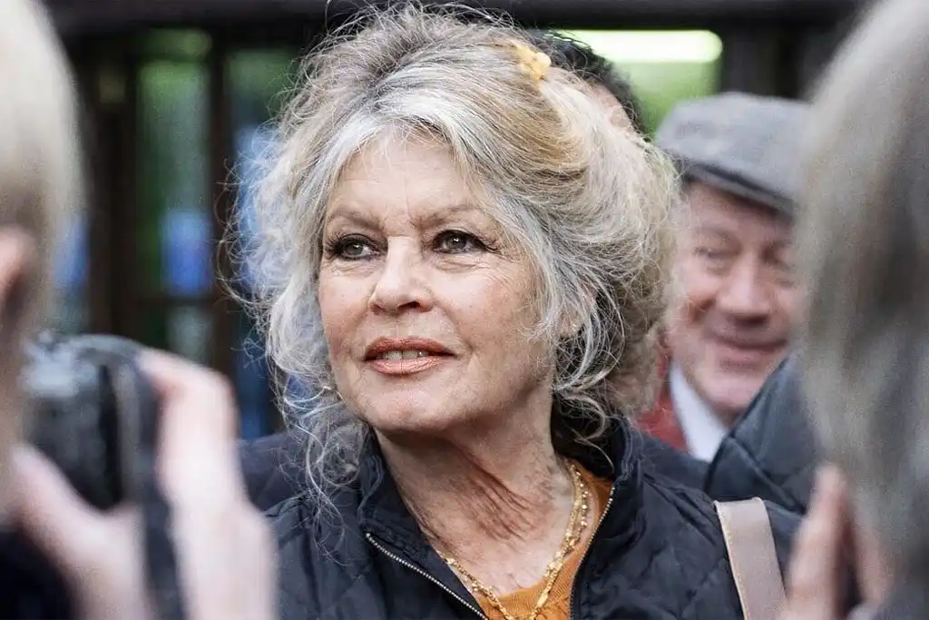Brigitte Bardot durante uma visita a Nice