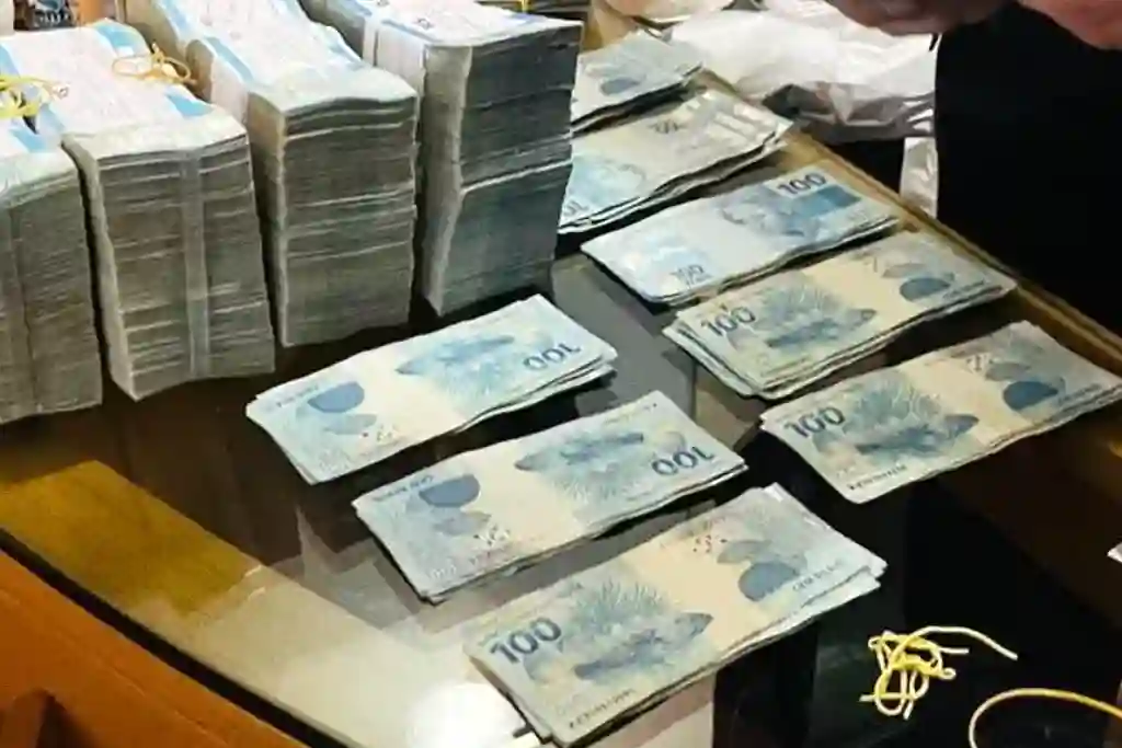 Polícia Federal apreende dinheiro na casa do deputado Sóstenes Cavalcante, em Brasília