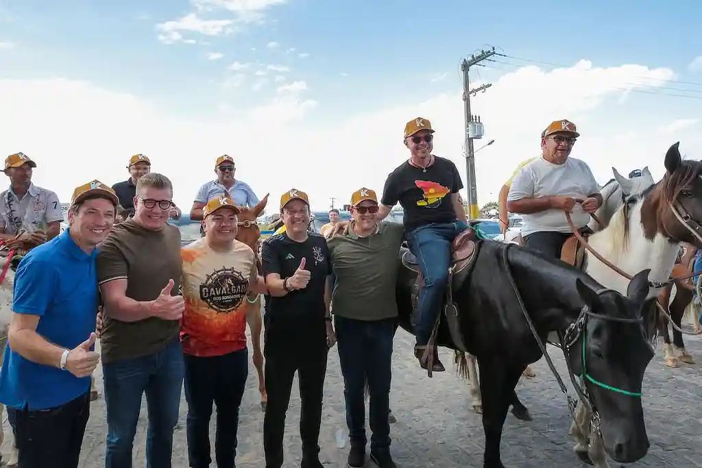 Governador Fábio Mitidieri participa da Cavalgada dos Bordados, em Tobias Barreto