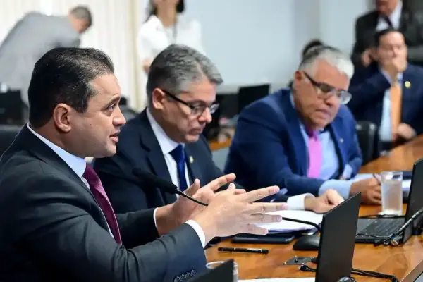 Senador Weverton Rocha (PDT-MA), em pronunciamento na Comissão de Constituição, Justiça e Cidadania do Senado