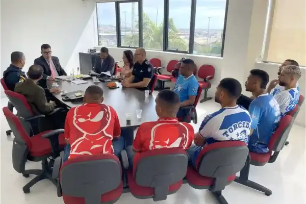 Torcidas organizadas de Sergipe em encontro com representantes das forças de segurança e Ministério Público