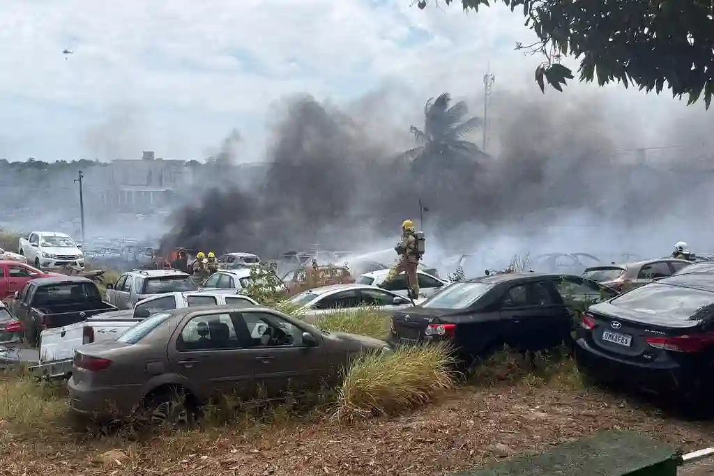 Incêndio no pátio do Batalhão de Polícia Rodoviária Estadual de Sergipe