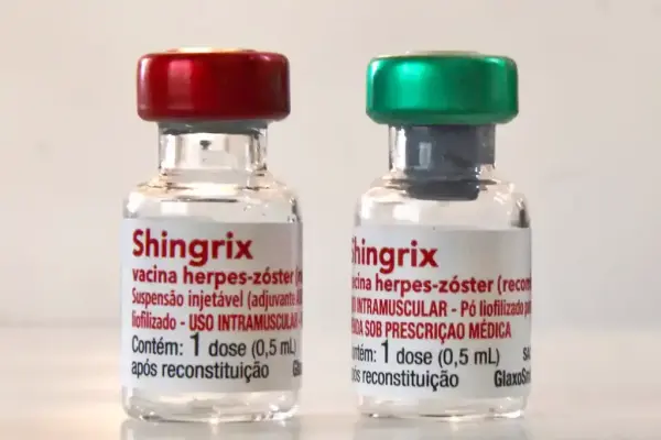 Frascos da vacina para a prevenção de herpes-zóster