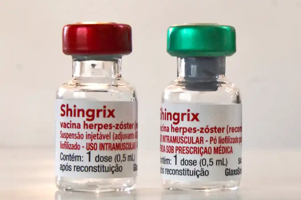 Frascos da vacina para a prevenção de herpes-zóster
