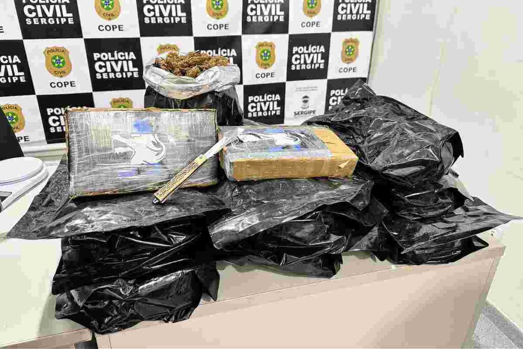 Droga apreendida no Terminal Rodoviário José Rolemberg Leite, em Aracaju