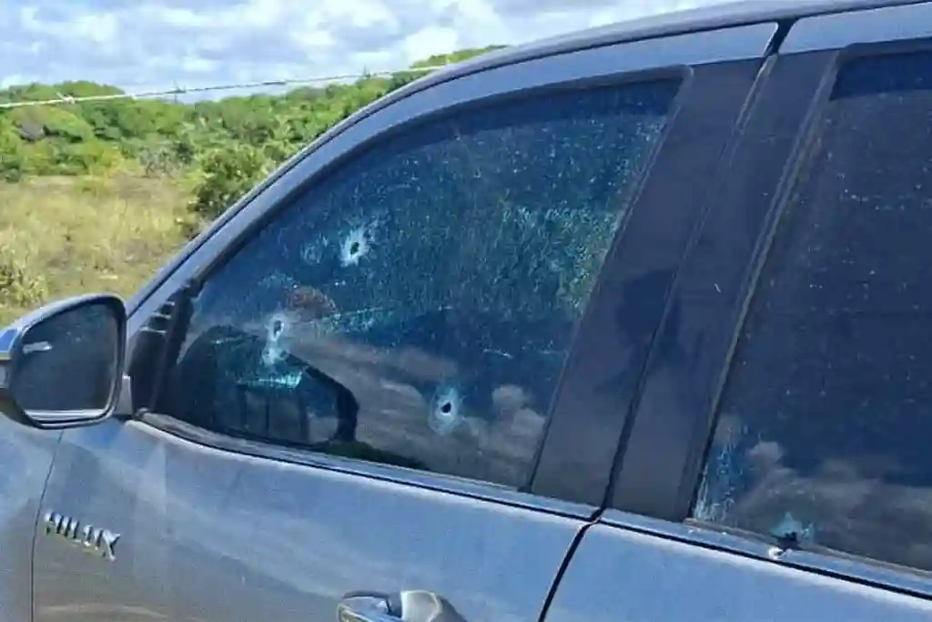 Polícia prende 2 suspeitos por mortes no Abaís 2 Homens são mortos a tiros dentro de carro no Abaís, em Estância