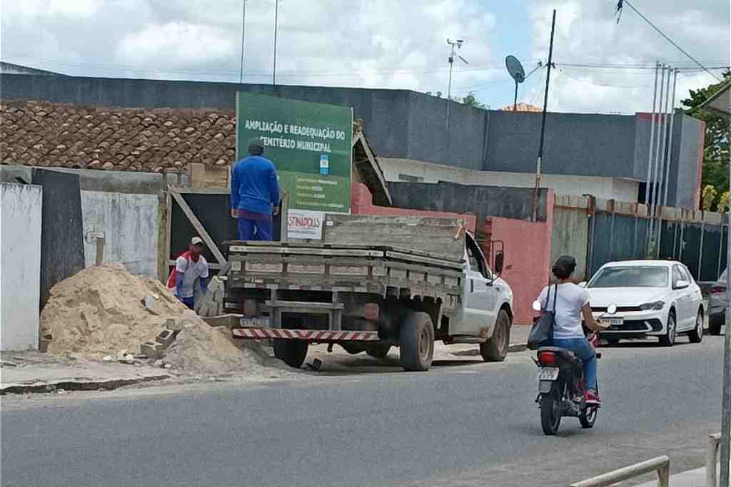 Obra no Cemitério Público São Francisco de Assis, em Cristinápolis
