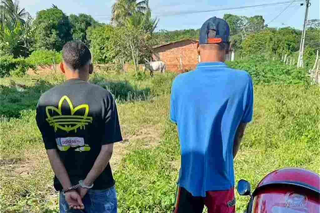 Polícia prende 2 suspeitos por mortes no Abaís 1 Presos suspeitos de homicídio duplo no Abaís, em Sergipe