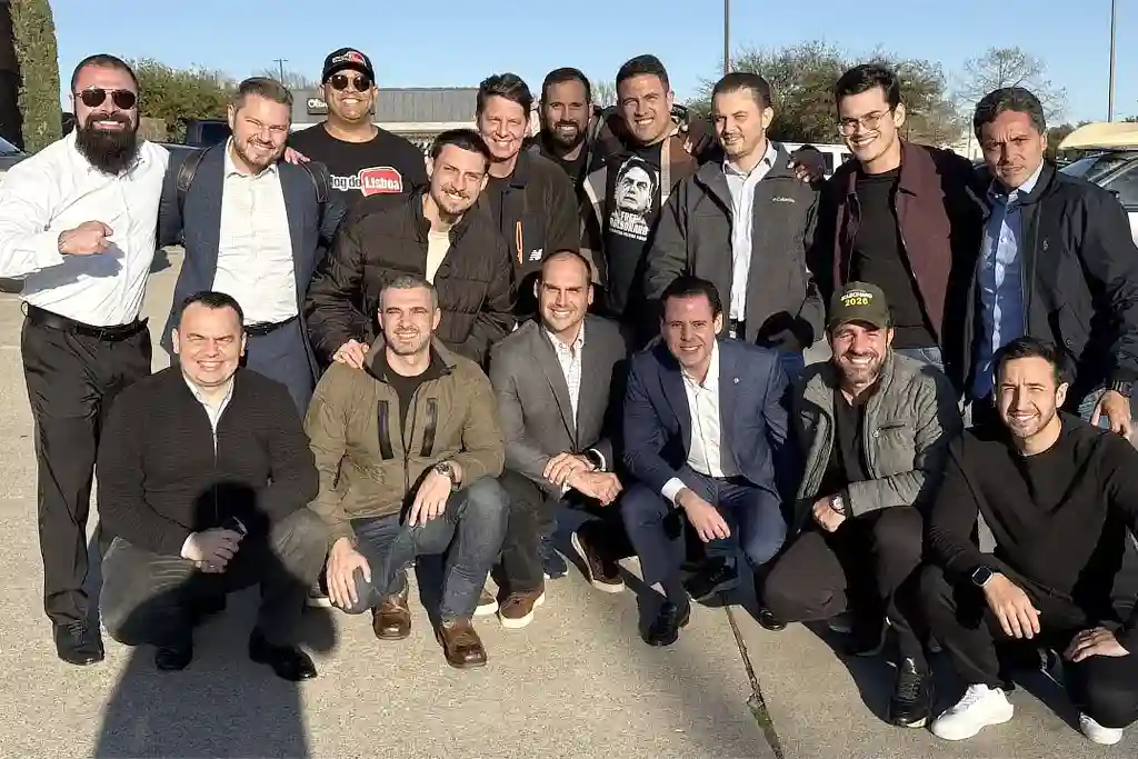 Deputado Rodrigo Valadares, acompanhado de parlamentares bolsonaristas, em encontro com Eduardo Bolsonaro, no Texas