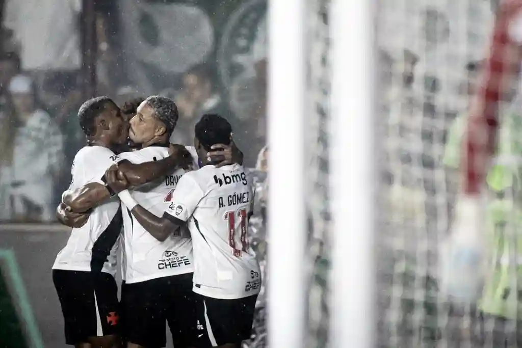Thiago Mendes e Cuiabano marcaram os gols do Vasco, no Brasileirão 2026