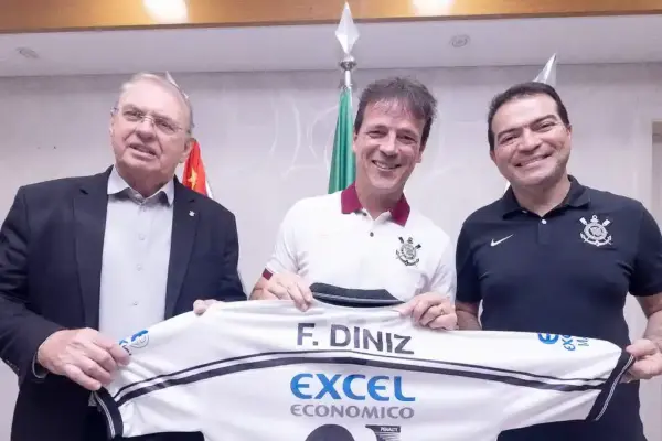 Fernando Diniz é anunciado como técnico do Corinthians