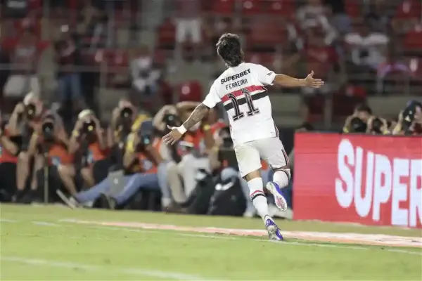 Ferreirinha comemora gol pelo São Paulo