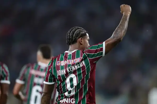 Jogador John Kennedy do Fluminense comemora vitória sobre o Cortinhtians