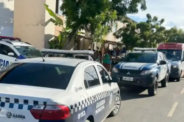 Uma mulher foi encontrada morta com ferimentos de faca na tarde deste domingo (5), dentro de um apartamento no Residencial Marcelo Déda, na Barra dos Coqueiros.