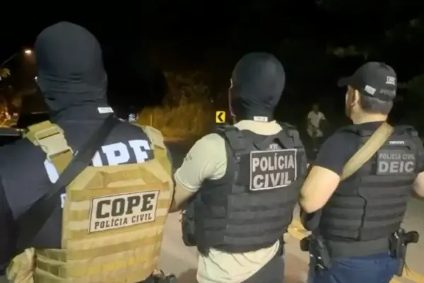 Policiais do COPE, Civil e DEIC durante operação em Sergipe