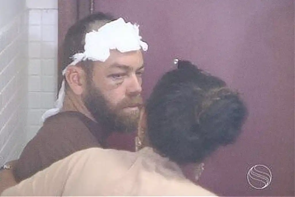 Policial que matou empresária em hotel volta ao hospital 1 Tiago Sóstenes Miranda de Matos, acusado de matar a namorada num quarto de hotel, em Aracaju