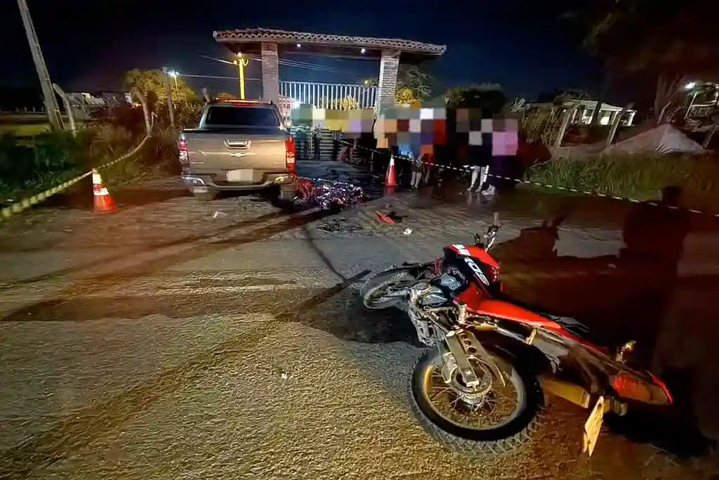 Colisão de uma moto com uma caminhonete na SE-230, em Nossa Senhora da Glória