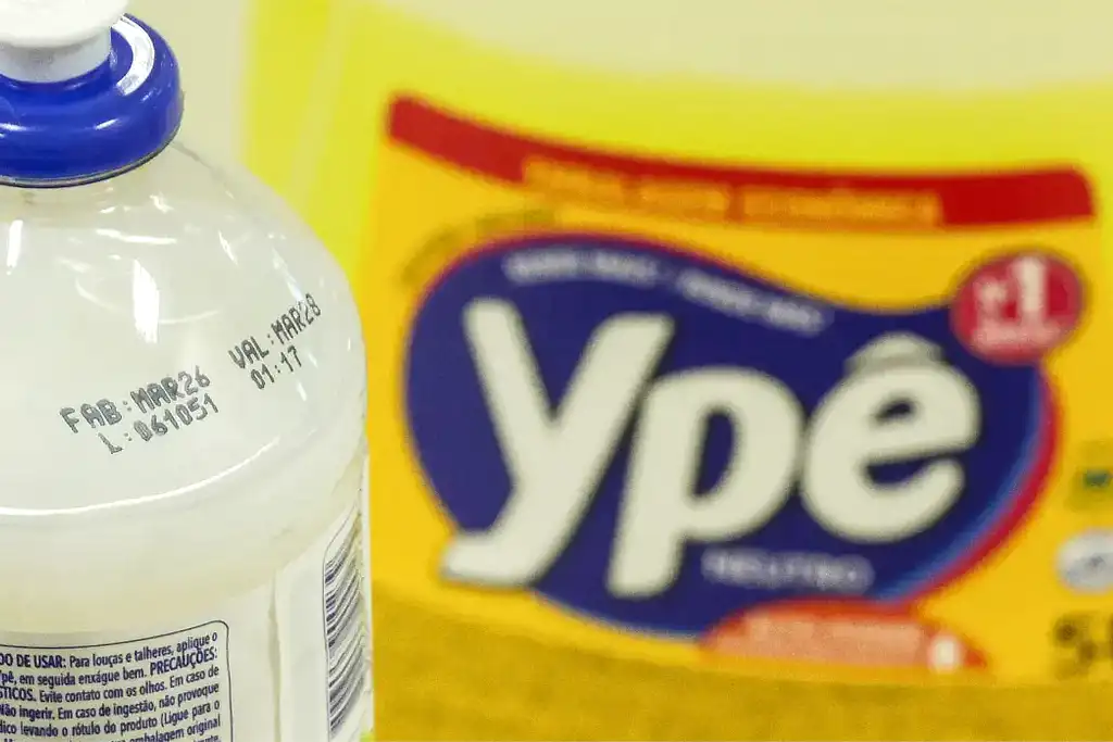 Anvisa mantém suspensão de produtos Ypê 1 Embalagem de detergente Ypê suspenso pela Anvisa