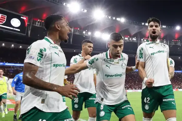 Jogadores do Palmeiras comemoram vitória sobre o Flamengo no Brasileirão 2026