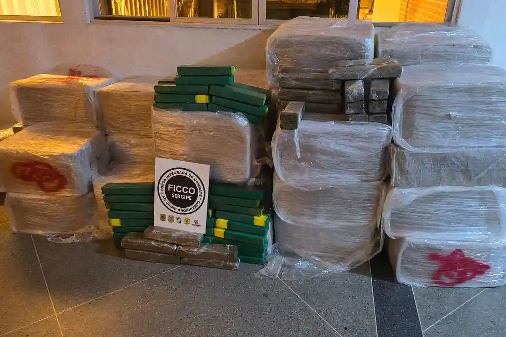 Droga apreendida durante operação da FICCO/SE na Grande Aracaju onde também foi cumprido mandado de prisão preventiva contra líder do tráfico