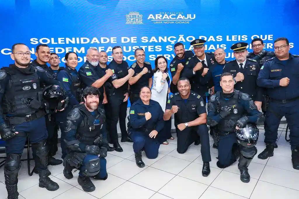 Prefeita de Aracaju Emília Corrêa durante anúncio do Concurso da Guarda Municipal