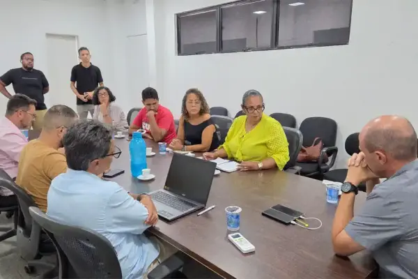 Reunião do Sintese com o vice-prefeito de Socorro, Elmo Paixão, onde ficou decidida pela paralisação dos professores