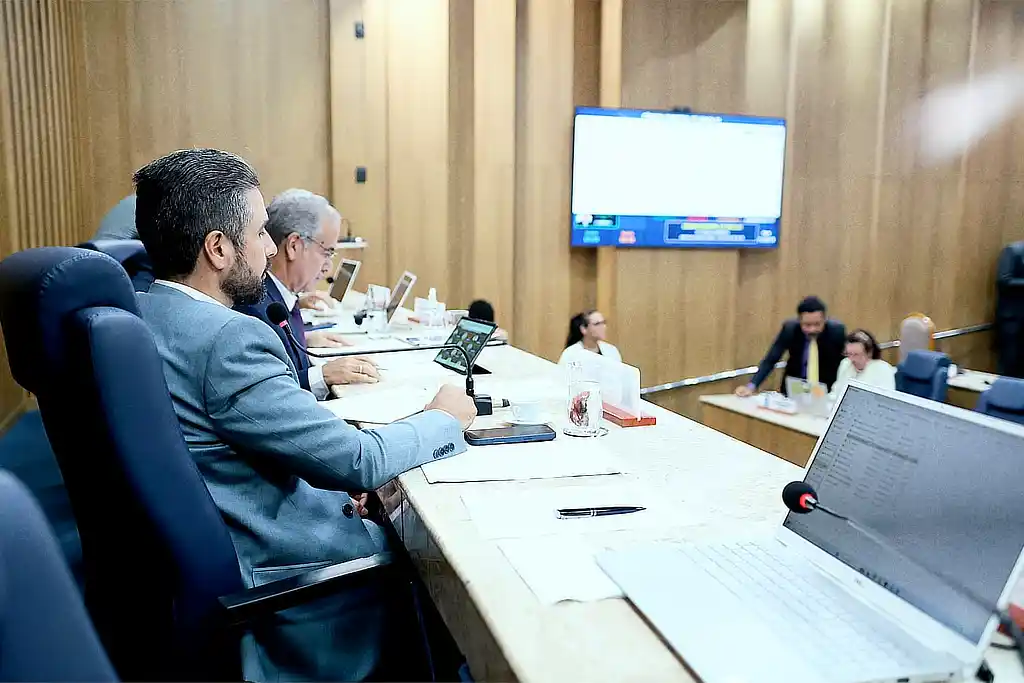 Vereador Ricardo Vasconcelos durante Sessão Extraordinária da Câmara Municipal de Aracaju (CMA) 