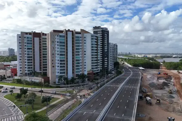 Viaduto liberado muda o trânsito na Beira-Mar em Aracaju