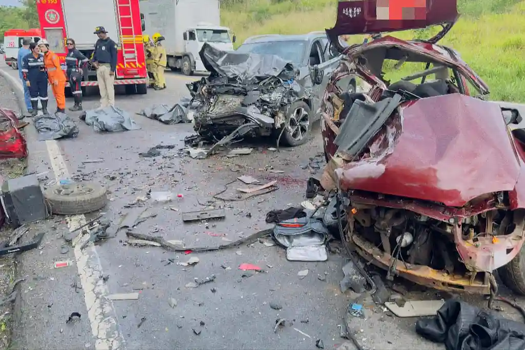Acidente na BR-235 em Areia Branca mata 4 da mesma família
