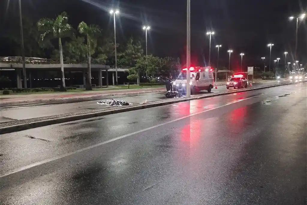 Acidente grave com motociclista deixa um morto em Aracaju 1 Acidente grave com motociclista deixa um morto no bairro 13 de Julho em Aracaju