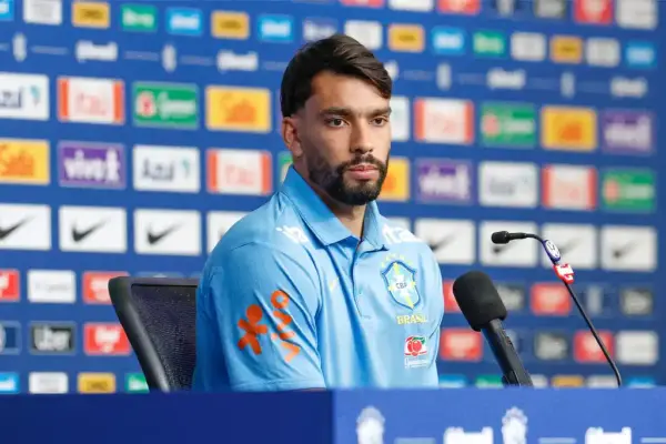 Lucas Paquetá durante entrevista coletiva pela Seleção Brasileira na Copa do Mundo 2026