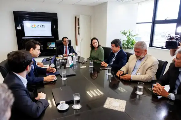 A prefeita de Aracaju, Emília Corrêa, apresenta ao MP modelo para nova licitação do transporte