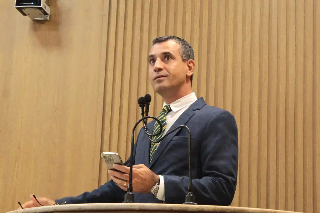 Vereador bolsonarista renuncia à presidência do PL Aracaju 1 Vereador Lúcio Flávio durante sessão da Câmara Municipal de Aracaju