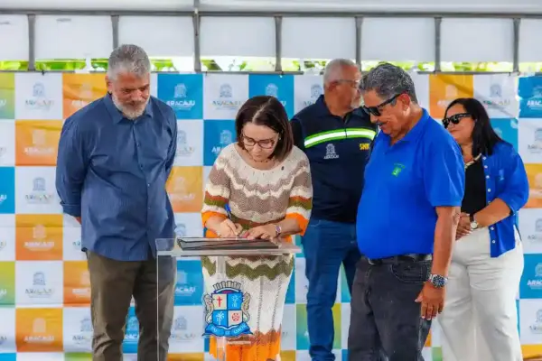 Prefeita Emília Corrêa autoriza transporte complementar de 289 cooperados em Aracaju