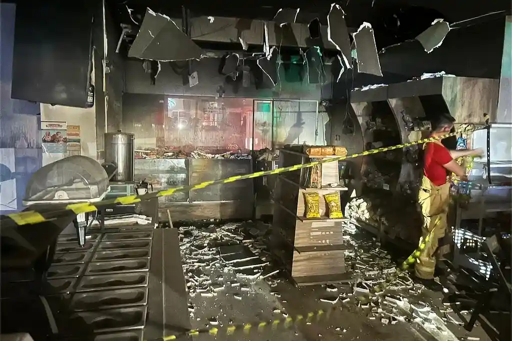 Padaria pega fogo no Centro de Itabaiana 1 Imagem do interior de uma padaria que pegou fogo em Itabaiana