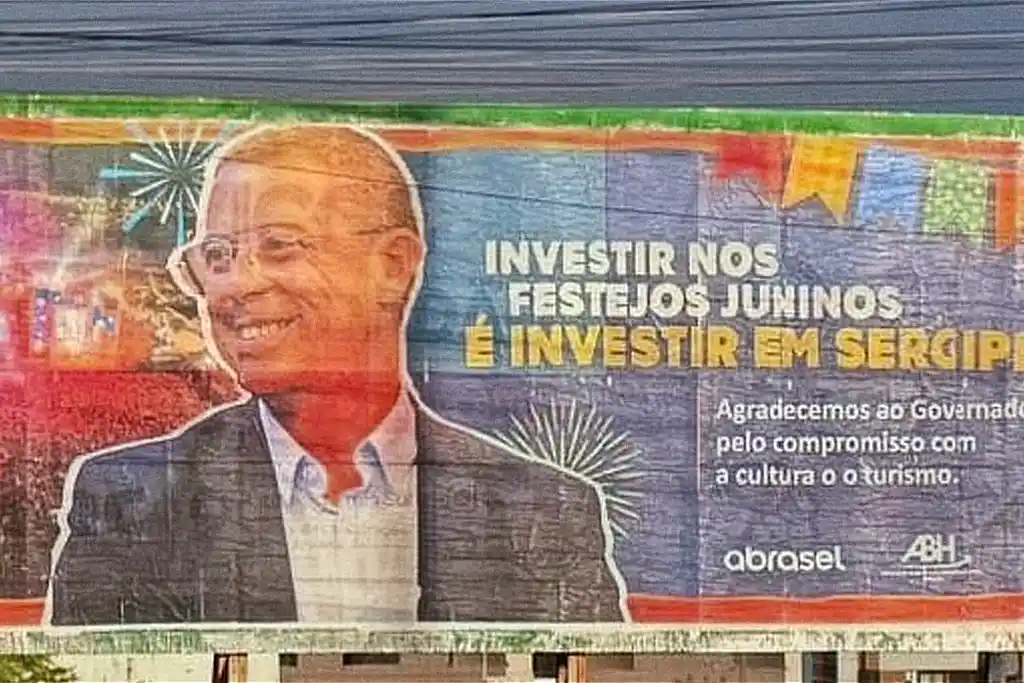 Justiça Eleitoral manda retirar outdoor de Fábio Mitidieri 1 Justiça Eleitoral manda retirar outdoor de Fábio Mitidieri em Sergipe