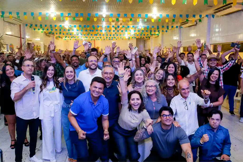 Evento do Republicanos Sergipe, reunindo lideranças políticas como Valmir de Francisquinho e Emília Corrêa
