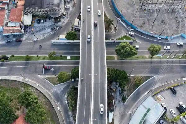 Imagem aérea do viaduto da Francisco Porto em Aracaju