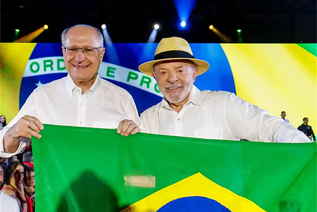 Lula mira 4º mandato com a mesma chapa que venceu em 2022 1 Alckmin e Lula em convenção nacional do PT